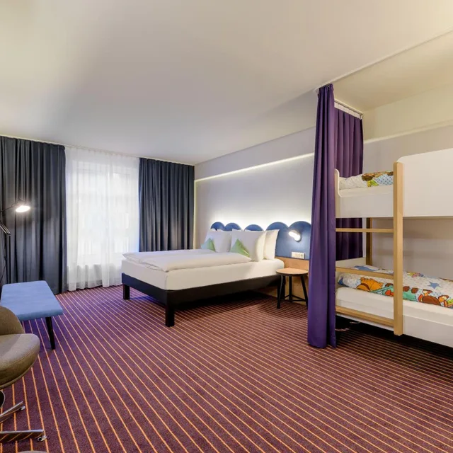 غرفة عائلية بسرير مزدوج وسرير بطابقين، ibis Styles Leipzig 2/10