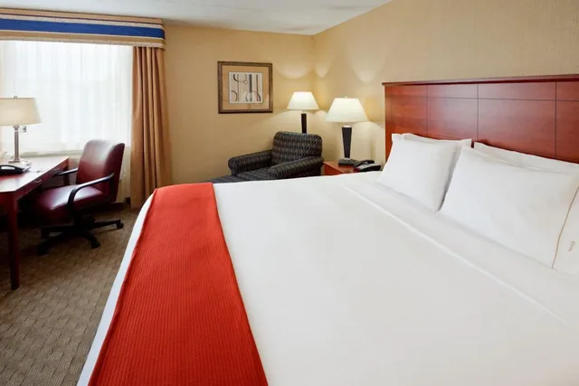 جناح بسرير كوين بغرفة نوم واحدة، Holiday Inn Express Ramsey-Mahwah 2/5