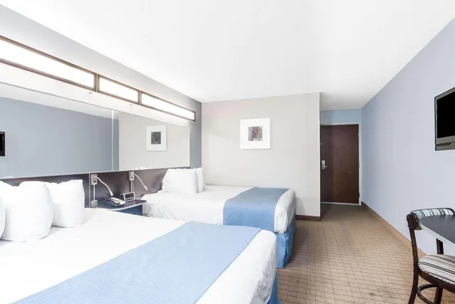 غرفة رباعية لذوي الإعاقة، Microtel Inn & Suites by Wyndham Bath 1/1