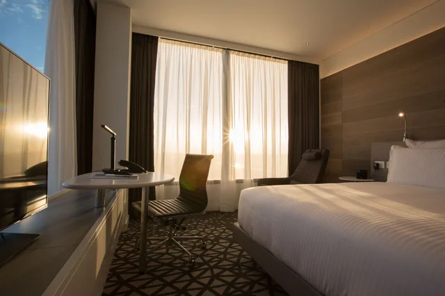 Superior, King Bed, Pullman Sydney Airport 2/9