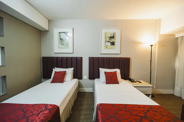 غرفة فاخرة ثلاثية، Hotel Victoria Villa Curitiba By Nacional Inn 1/7