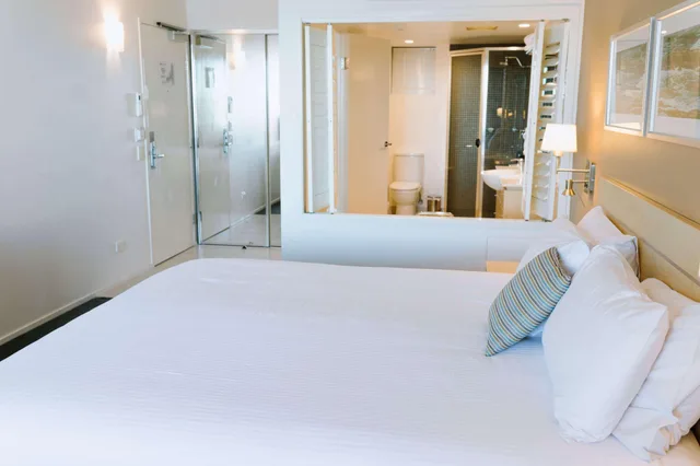 Room, Double Bed, River View, Ramada Hotel and Suites by Wyndham Ballina Byron 1/2