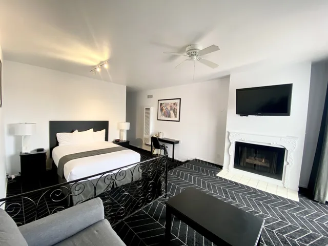 غرفة ديلوكس بسرير كوين بشرفة، Masterpiece Hotel 5/9
