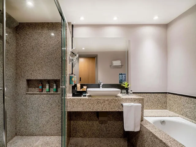 Executive, Suite, King Bed, Club Lounge Access, Pullman Sao Paulo Guarulhos Airport 5/8