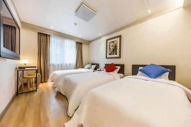 غرفة قياسية ثلاثية بثلاثة أسرّة، Lavita Hotel 1/2