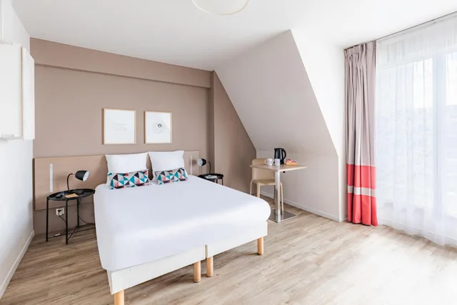 studio superior with private terrace، Appart City Classic Paris La Villette 7/10