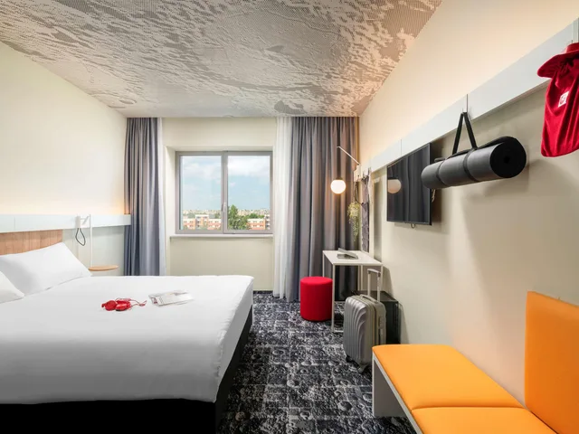 غرفة قياسية بسرير كوين، ibis Bucharest Politehnica 4/8