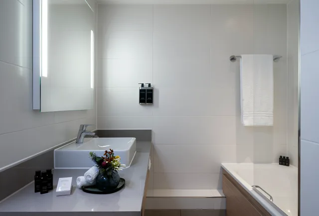 Superior, Single, Double Bed, Leonardo Royal Hotel Brighton Waterfront 2/2