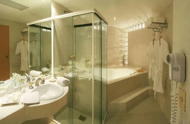 غرفة ديلوكس، Plaza Real Suites Hotel 2/3