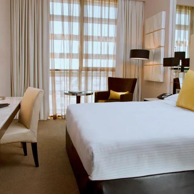 Centro, King Bed, Queen Bed, High Floor، Centro Capital Centre By Rotana 2/6