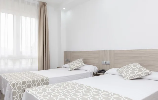 غرفة بسرير كوين، Olympia Hotel Ronda II 1/9