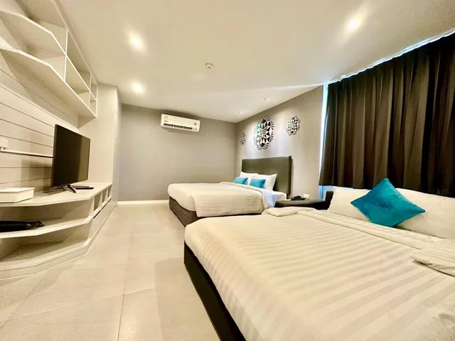 غرفة عائلية، The Crib Patong 6/10