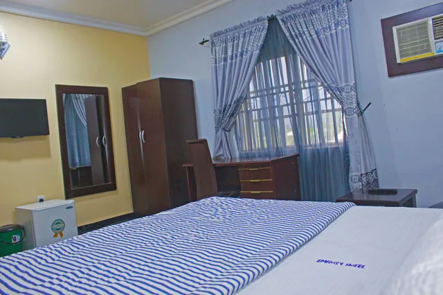 غرفة بريميوم بسرير كوين، EMROSY HOTELS AND SUITES 3/4