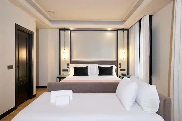 غرفة ديلوكس ثلاثية بإطلالة على المدينة، Boutique Hotel Luna Triunfo Granada 1/4