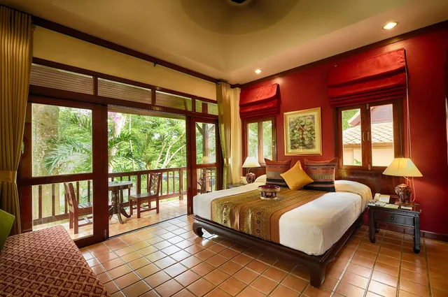 Gold, Upstairs, Forest, King Bed, Forest View, Sofa، Rabbit Resort 2/5