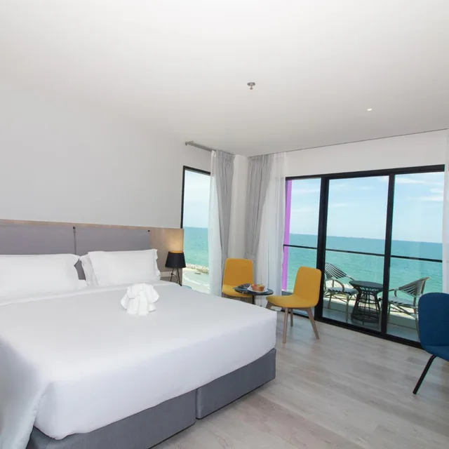 غرفة ديلوكس بسرير مزدوج أو سريرين منفصلين بإطلالة على البحر، Fortune Saeng Chan Beach Rayong 4/10