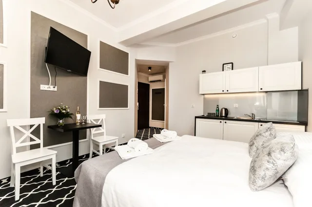 Silver, Comfort, Studio, Suite, Queen Bed, Kitchenette، Apartments L5 3/9