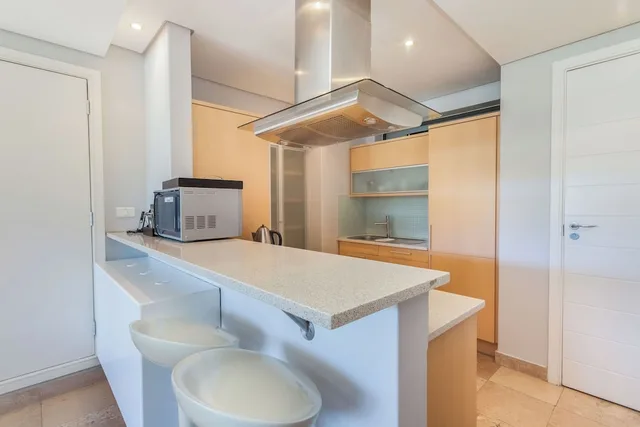 1 Bedroom, Superior, King Bed, Mountain Marina Luxury Apartments 7/8