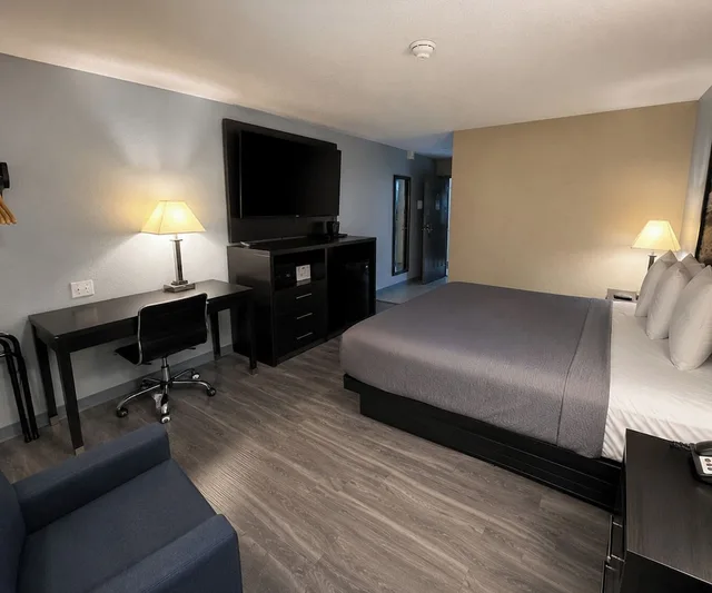 غرفة بسرير كوين لذوي الإعاقة، Super 8 By Wyndham Lexington Park/California Area 3/5