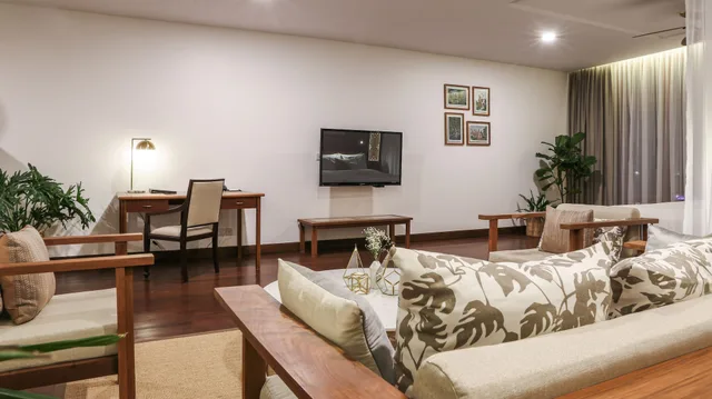 جناح تنفيذي بسرير كينج، Amanjaya Pancam Suites Hotel 5/7