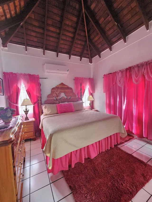 Standard, King Bed, Pool Access، Pinkhibiscus Guest House 6/10