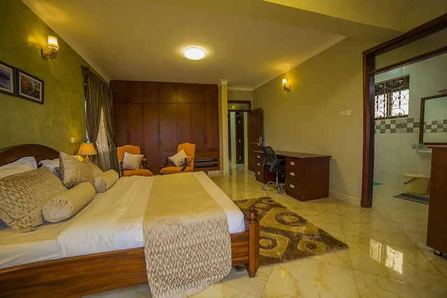 Senior, Studio, Queen Bed, Greens Guest Homes 4/9