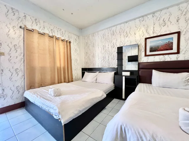 غرفة ثلاثية، Jamjuree Place 1/4