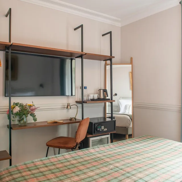 غرفة بريميوم بسرير كينج، Hotel De La Porte Doree 6/9
