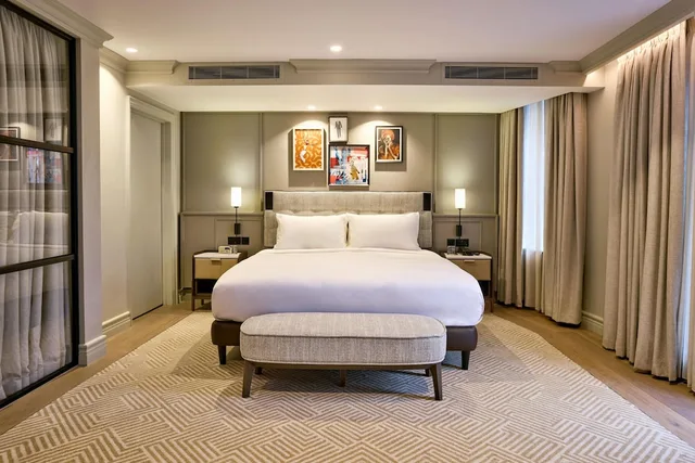 1 Bedroom, Renovated, Suite, King Bed, Sofa, Terrace، Radisson Blu Hotel London Bond Street 4/9