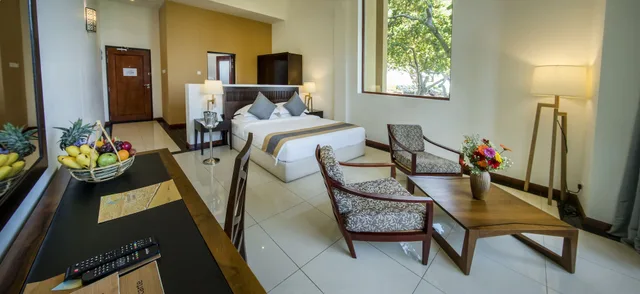 غرفة فاخرة بسرير كينج بإطلالة على البحر بجاكوزي في الطابق الأرضي، Sooriya Resort & Spa 2/6