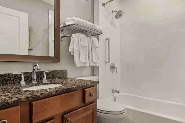 شقة سكنية قياسية بسرير كينج بغرفة نوم واحدة مع أريكة، Club Wyndham La Belle Maison 4/4
