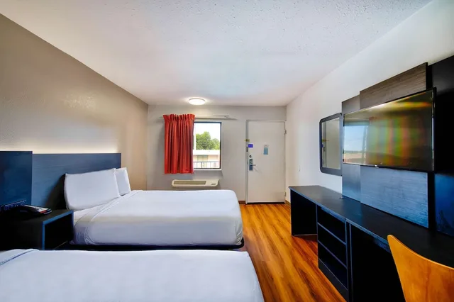 غرفة قياسية بسريرين مزدوجين لذوي الإعاقة، Motel6 Gainesville, GA 2/6