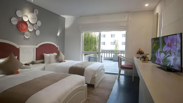 جناح جونيور بسرير مزدوج وسريرين منفصلين بإطلالة على المدينة، Alba Spa Hotel 2/3