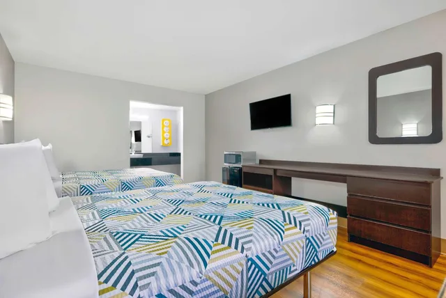 غرفة بسريرين كوين للمدخنين، Motel6 Plano, TX - Plano Northeast 2/7