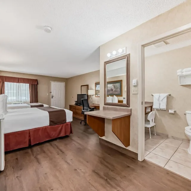 Room, 2 Queen Beds, Accessible, Stony Plain Inn & Suites 2/4