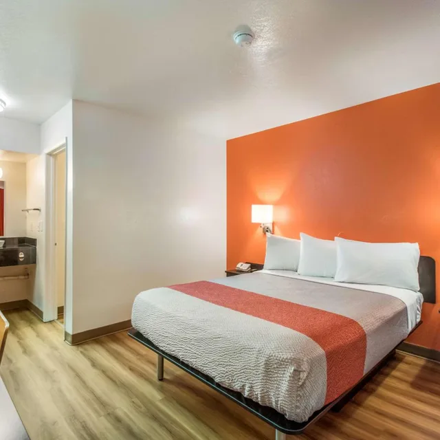 غرفة بسرير مزدوج لذوي الإعاقة، Motel6 Youngtown, AZ - Phoenix - Sun City 6/10
