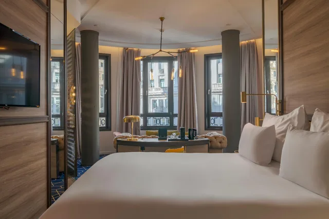 Amazing Cr7, King Bed, Sofa، Pestana CR7 Gran Vía 1/1