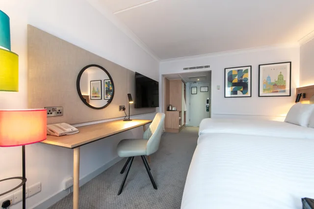 غرفة بسريرين مزدوجين، HOLIDAY INN EDINBURGH 3/4