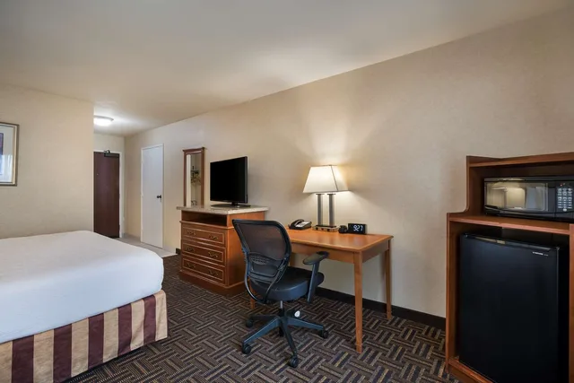 غرفة بسرير كينج، Best Western Norwalk Inn 3/4