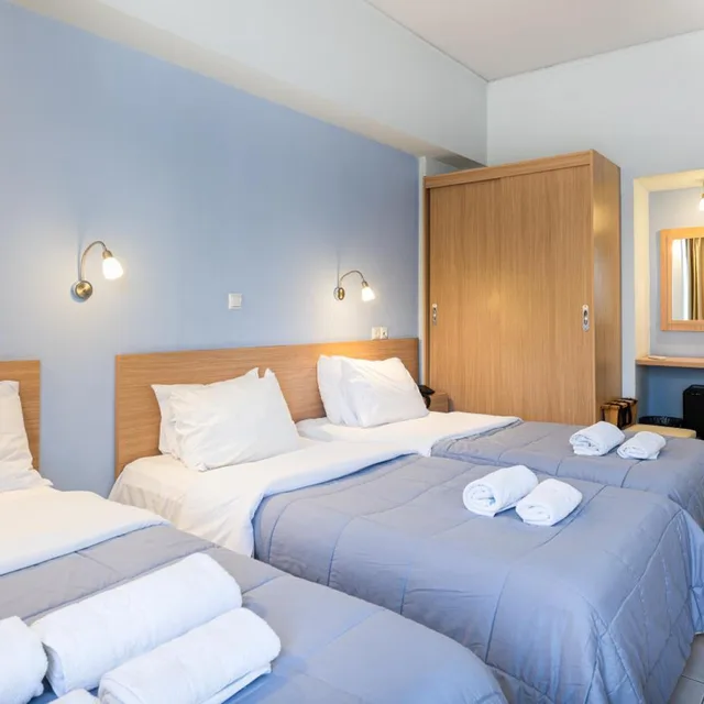 غرفة رباعية، Diros Hotel 4/8
