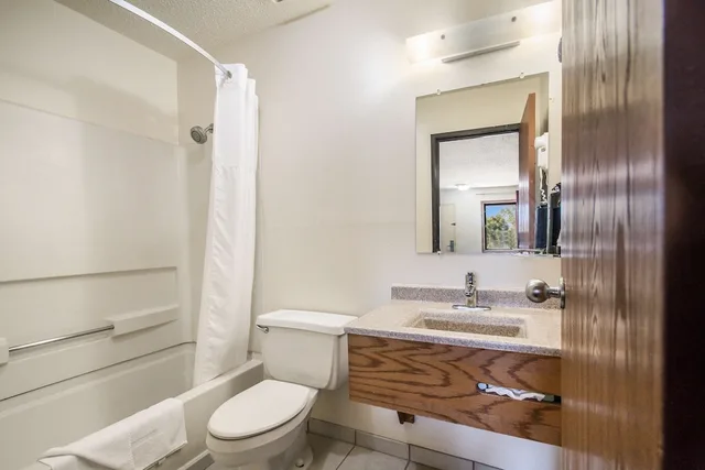 Room, 2 Double Beds, Americas Best Value Inn & Suites Harrisonville 9/10