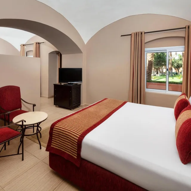 جناح جونيور بسرير مزدوج بإطلالة على المسبح، JAZ Makadi Oasis Resort 3/7