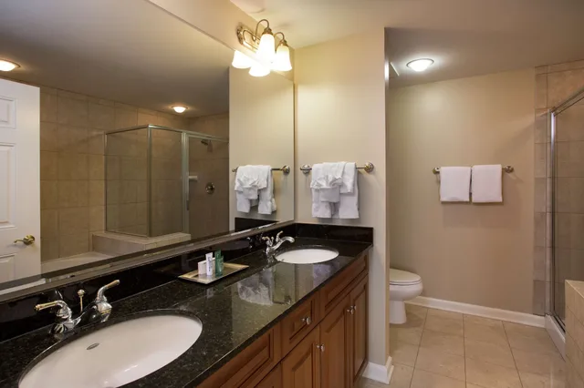 2 Bedrooms, Condo, 2 Queen Beds, Ocean Front, Royale Palms Condominiums 6/8