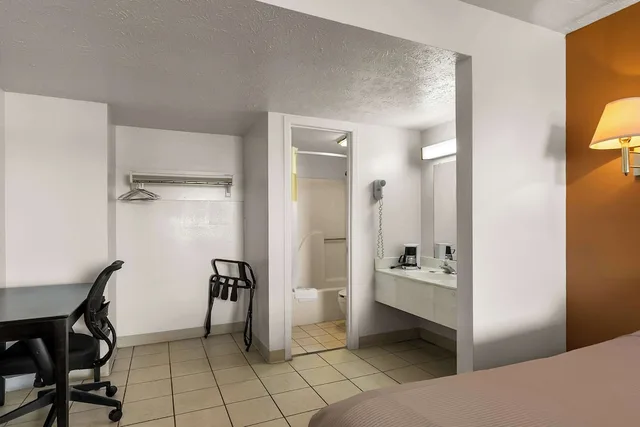 غرفة بسرير كينج، Americas Best Value Inn Lincoln 6/6