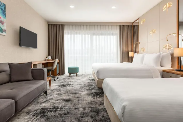 غرفة عائلية بسرير مزدوج وسرير فردي مع أريكة، TRYP BY WYNDHAM ISTANBUL TOPKAPI 4/6