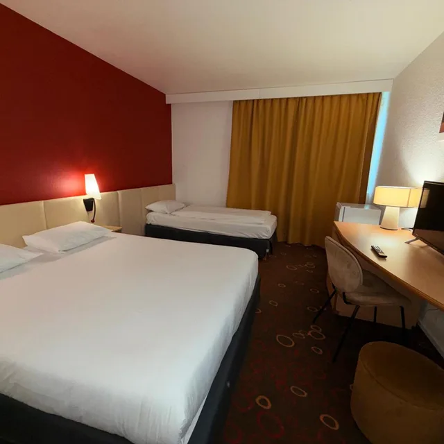 غرفة قياسية ثلاثية، The Originals Boutique Hotel Beausejour Poitiers Nord Futuroscope 2/7