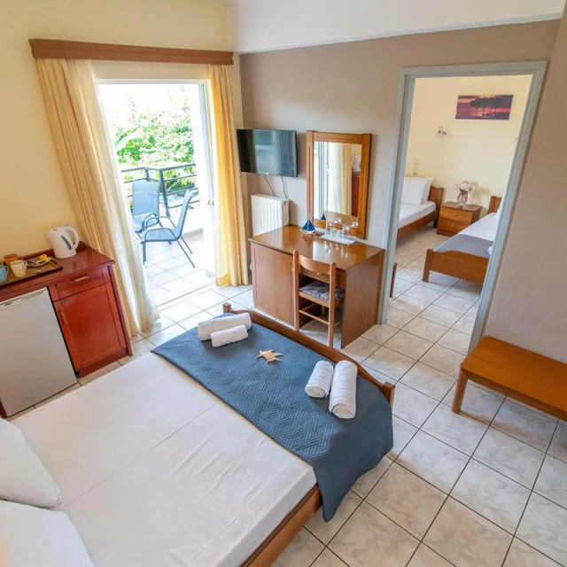غرفة رباعية، Hotel Iraklis 4/10