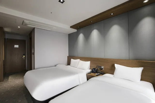 غرفة ديلوكس بسرير مزدوج وسرير فردي بإطلالة على البحر، Western Grace Hotel 4/10