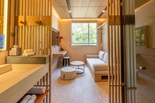 Roof Top, Murphy Bed, Queen Bed، Motto by Hilton Tulum 5/5