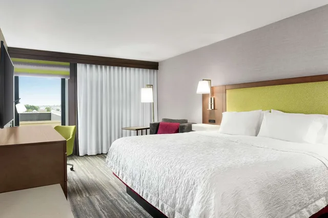 غرفة بسرير كينج، Hampton Inn Milwaukee/Brookfield 1/5